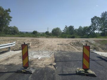 Între pod și drumul dintre Termica și Mall mai sunt circa 15 metri