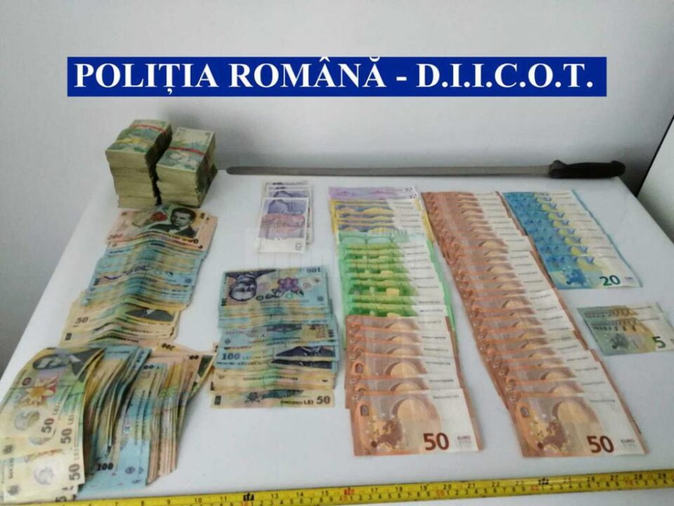 Bani dobândiți în urma acțiunilor de contrabandă