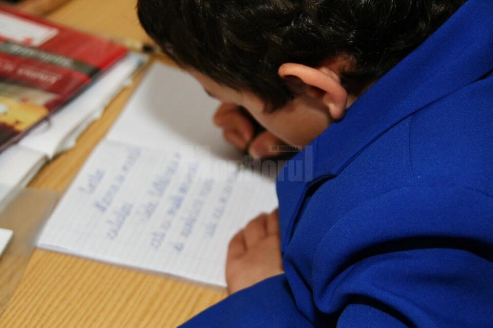 Peste 7.500 de copii suceveni au părinți plecați „afară” Sursa Salvați Copiii