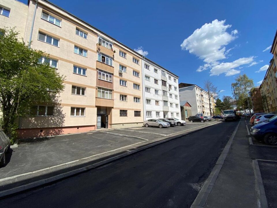Peste 3000 de locuri de parcare reabilitate și modernizate în ultimii patru ani
