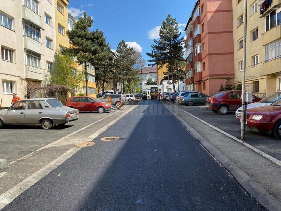 Peste 3000 de locuri de parcare reabilitate și modernizate în ultimii patru ani