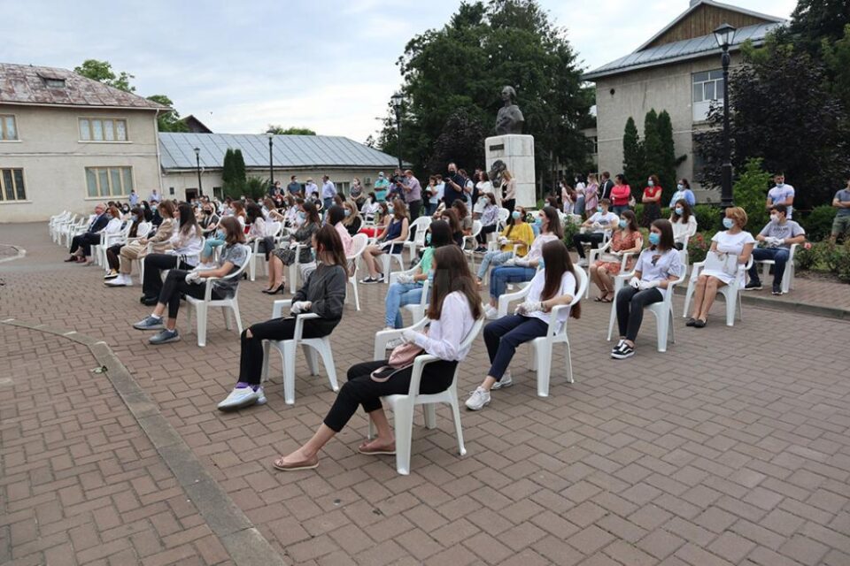 Festivitate de premiere a elevilor care au obținut medii mai mari de 9,50 la examenele de Bacalaureat și Evaluare Națională