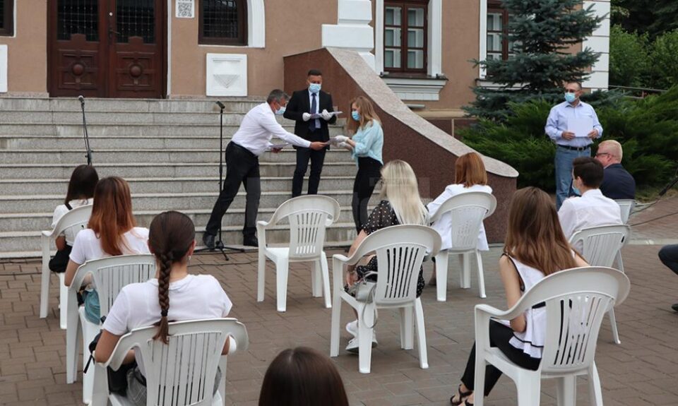 Festivitate de premiere a elevilor care au obținut medii mai mari de 9,50 la examenele de Bacalaureat și Evaluare Națională