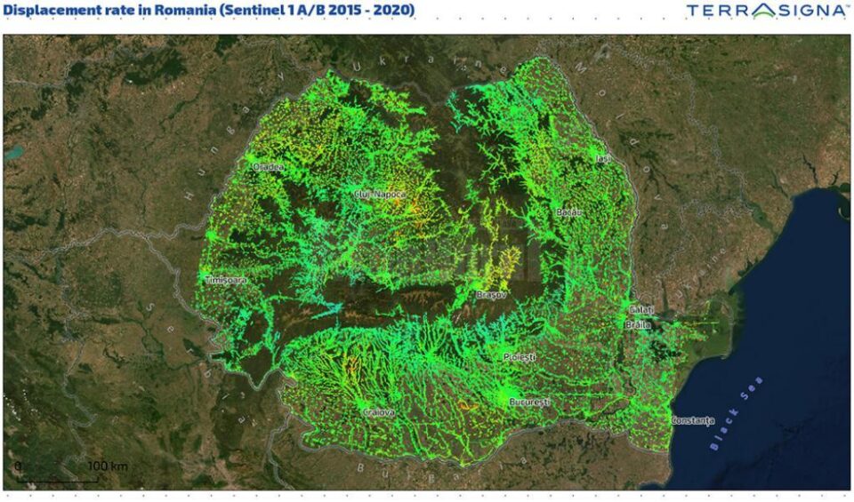 Romania - harta satelitară pe care se observă deplasările de teren pe o perioadă de 5 ani