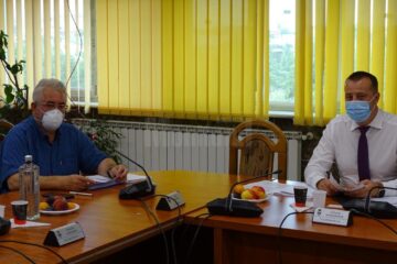 Primăria Suceava vine în sprijinul persoanele care au în întreținere copii cu vârsta de până la 6 ani, cu un ajutor financiar ce va putea fi folosit exclusiv pentru plata bonelor