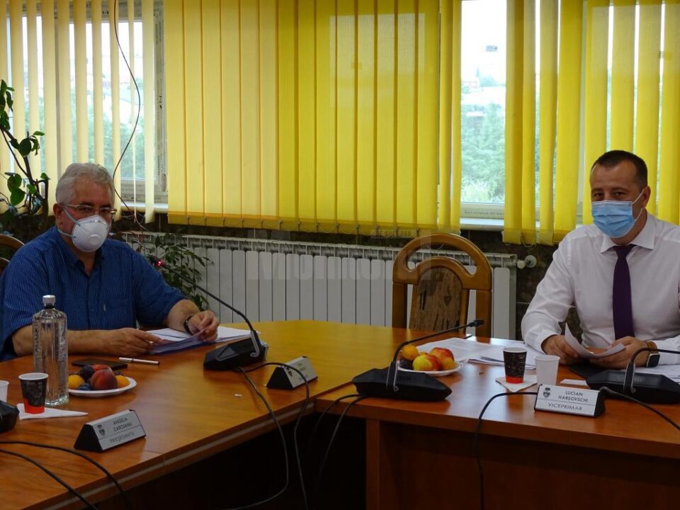Primăria Suceava vine în sprijinul persoanele care au în întreținere copii cu vârsta de până la 6 ani, cu un ajutor financiar ce va putea fi folosit exclusiv pentru plata bonelor Primăria Suceava vine în sprijinul persoanele care au în întreținere copii cu vârsta de până la 6 ani, cu un ajutor financiar ce va putea fi folosit exclusiv pentru plata bonelor