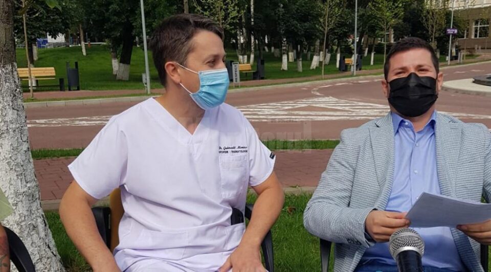 Directorul medical, dr. Marius Grămadă, și managerul spitalului, dr.Alexandru Calancea Directorul medical, dr. Marius Grămadă, și managerul spitalului, dr.Alexandru Calancea
