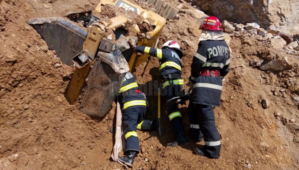 A murit sub un bloc de piatră care s-a prăbușit peste utilajul cu care lucra