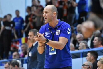 Costica Buceschi este unul dintre cei mai bine cotați antrenori din Romania. Foto minaur.ro Costica Buceschi este unul dintre cei mai bine cotați antrenori din Romania. Foto minaur.ro