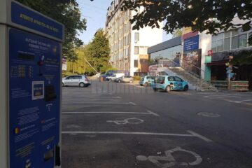 Parcarea pe locurile destinate persoanelor cu handicap îi poate costa pe șoferi chiar și 10.000 de lei, din 25 iulie