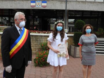 Elevii de 10, premiați cu câte 5.000 de lei de Primăria Suceava