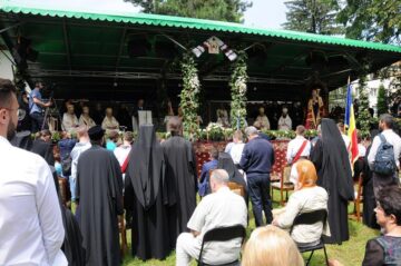 Slujba de Întronizare în incinta Mânăstirii ”Sfântul Ioan cel Nou”