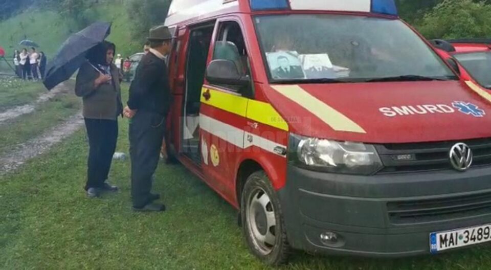 Incendiu violent într-o gospodărie lovită de trăsnet