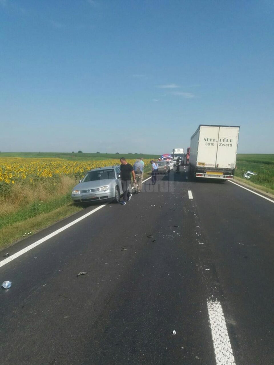 Două persoane rănite în urma unui carambol cu 4 autovehicule, pe DN 2