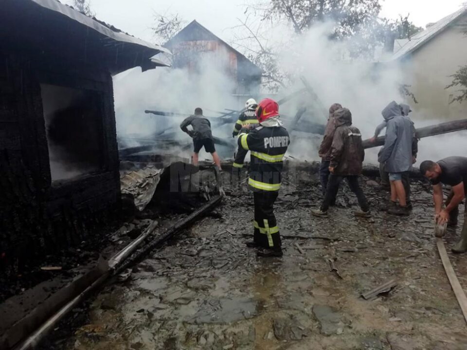 Două femei, mamă și fiică, găsite carbonizate în casă