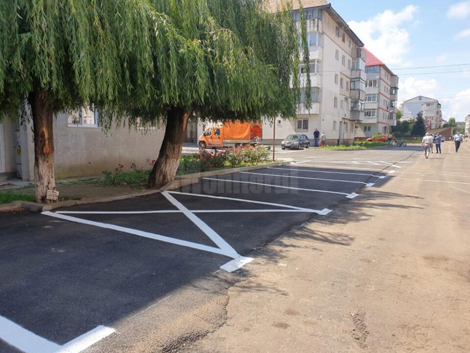 Aproape 100 de locuri de parcare vor fi finalizate în Rădăuți, în zona Mihai Viteazu