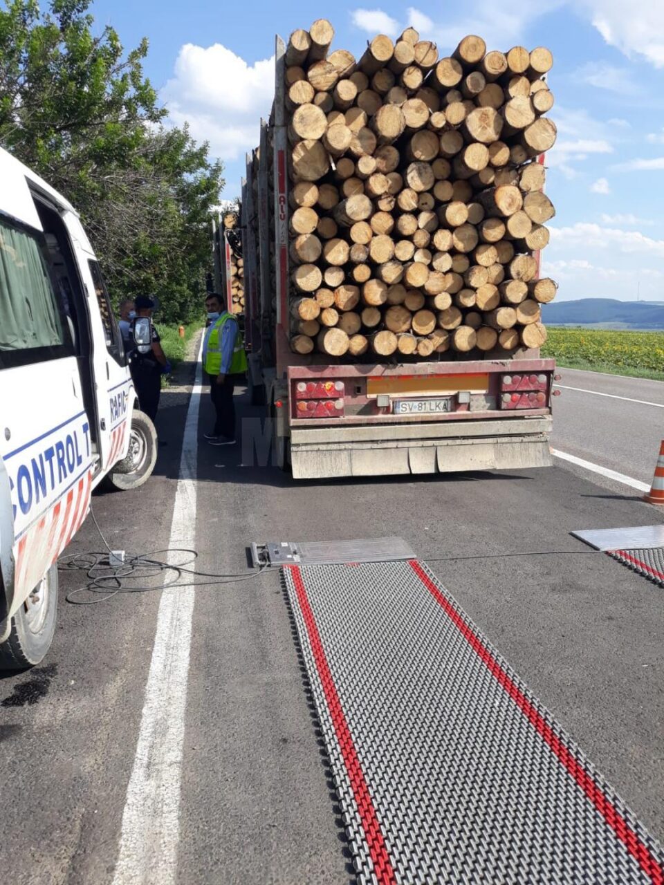 Camionul supraîncărcat