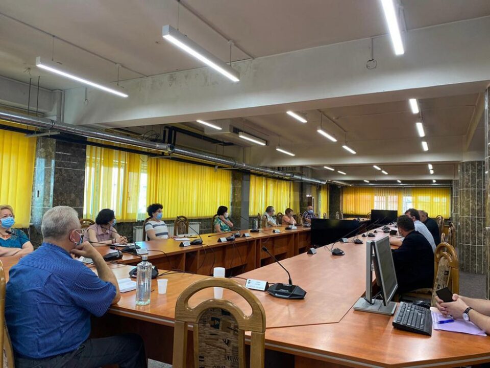 Ședința cu specialiștii în informatică de la unitățile școlare, prestatori de servicii IT și operatorii din domeniul telecomunicațiilor