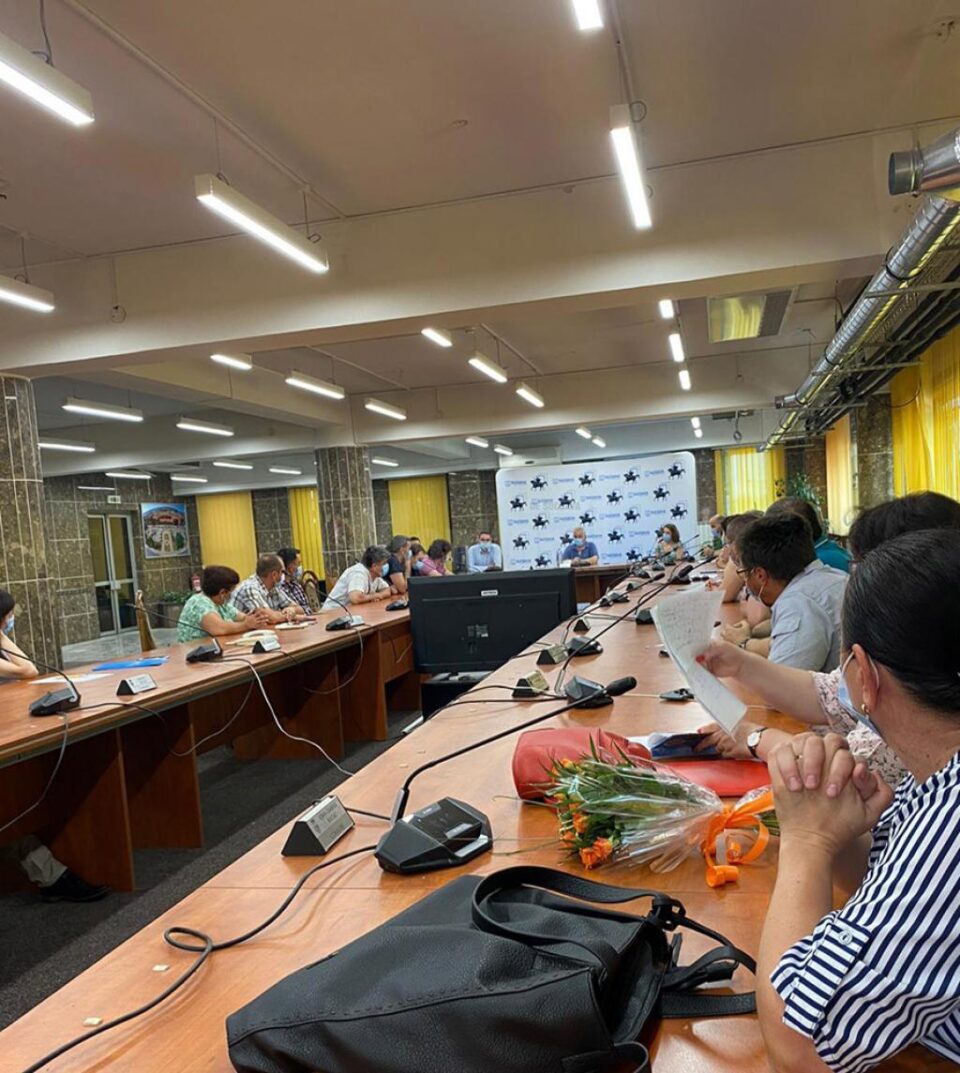 Ședința cu specialiștii în informatică de la unitățile școlare, prestatori de servicii IT și operatorii din domeniul telecomunicațiilor