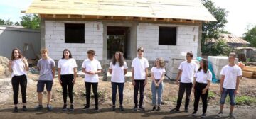 Voluntarii ATOS continuă să ajute o familie greu încercată din Brăești – Botoșani