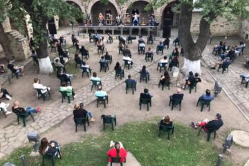Spectacolul concert „PiSiCi”, sâmbătă, în curtea interioară din Cetatea de Scaun Suceava