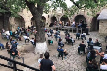 Spectacolul concert „PiSiCi”, sâmbătă, în curtea interioară din Cetatea de Scaun Suceava