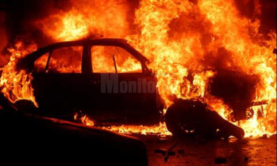 Autoturism incendiat in cursul noptii