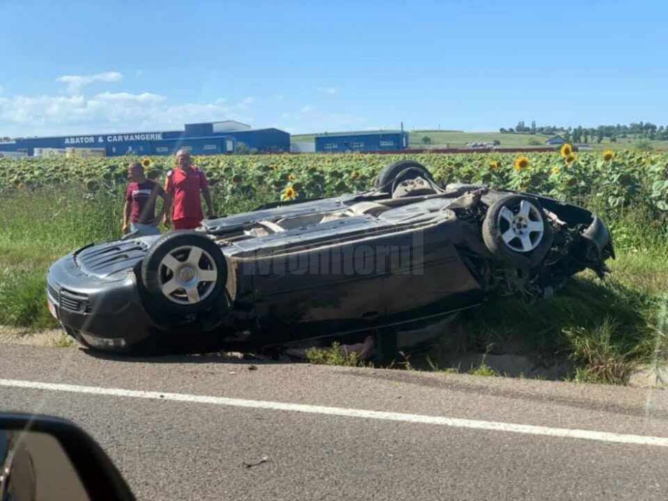 Cinci răniți din cauza depășirii unui buldoexcavator pe linia continuă