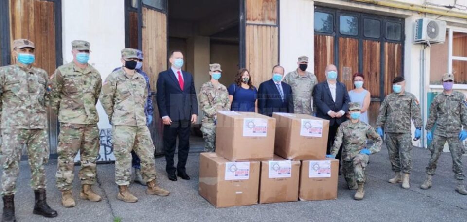 Armata americană a donat echipamente de protecție pentru medicii suceveni