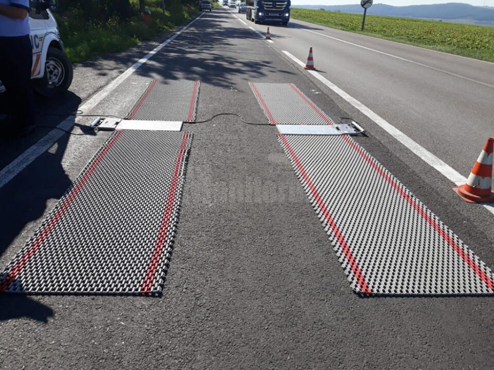 Un camion cu lemne păzit o noapte de polițiști a ieșit ”curat” la cântarul ISCTR