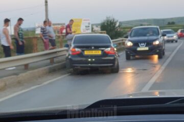 Mașina condusă de șoferul în stare avansată de ebrietate
