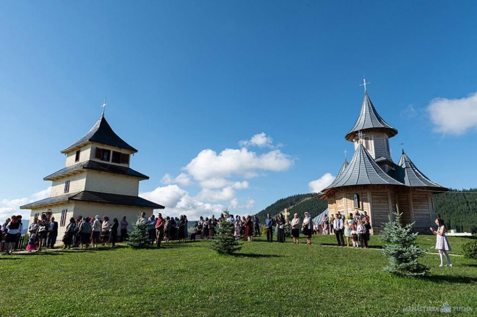 Slujbă arhierească la hramul Schitului Salaș