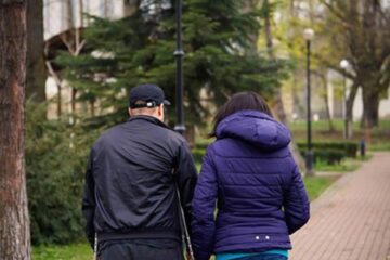 Un bărbat din Rădăuți, în vârstă de 32 de ani, are nevoie urgent de proteze la ambele picioare. Foto: Doru Clipa