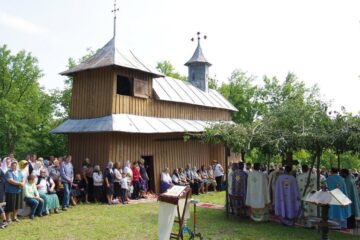 Zi de sărbătoare la bisericuța Mănăstioara