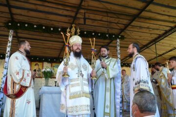 Mănăstirea Slatina și-a serbat hramul