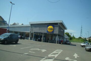 Bătrâna este acuzată că a furat trei zile la rând Bătrâna este acuzată că a furat trei zile la rând
