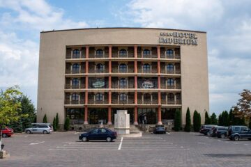 Polițiștii au fost sesizați că în local se desfășoară o nuntă cu un număr mare de persoane