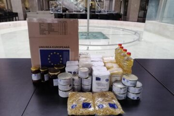 Pachetele cu produse alimentare de la UE, distribuite la Orizont Plaza