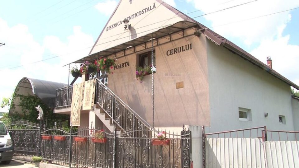 Casa familiei, transformată de Pandelea și în biserică, se pare mai mult de capul lui