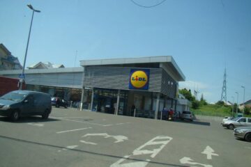 Personalul de la magazinul Lidl a sesizat poliția. Foto: panoramio Personalul de la magazinul Lidl a sesizat poliția. Foto: panoramio