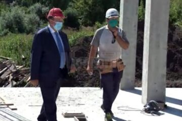 Gheorghe Flutur a vizitat șantierul blocurilor pentru medici