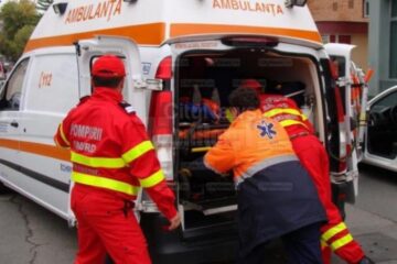 Ambulanta a preluat copilul si l-a transportat la Iasi