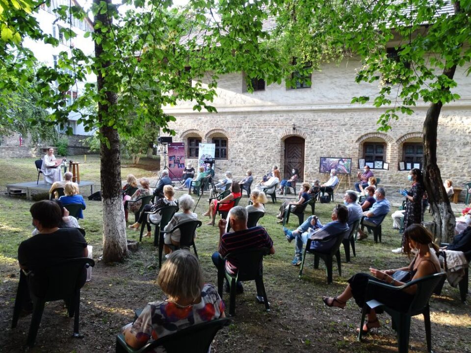Povești cu tâlc și muzică veche au răsunat în curtea Hanului Domnesc, unde Doina Lavric-Parghel a lansat albumul „Povestea Soarelui” 4