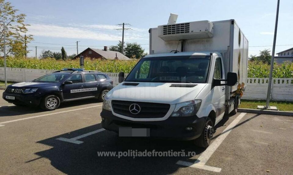 Autoutilitara Mercedes stop Siret