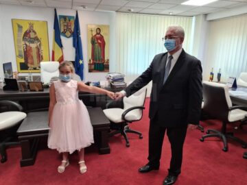 Elena Semean și primarul Ion Lungu în timpul audienței la Primăria Suceava