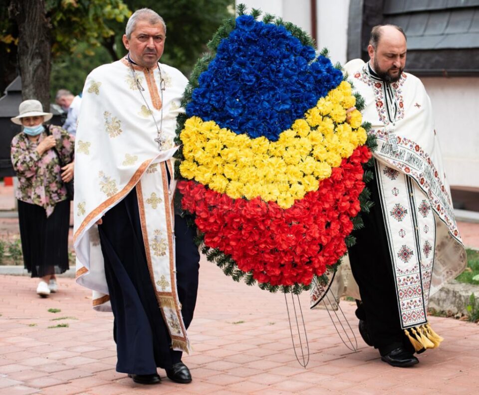 Cu ocazia comemorarii Sfintilor Martiri Brancoveni a fost depusa o coroana de flori in cinstea celor pomeniti