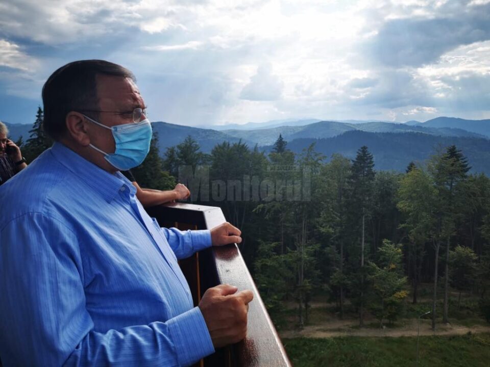 Gheorghe Flutur a declarat că din turnul de observare se poate vedea jumătate din Bucovina Gheorghe Flutur a declarat că din turnul de observare se poate vedea jumătate din Bucovina