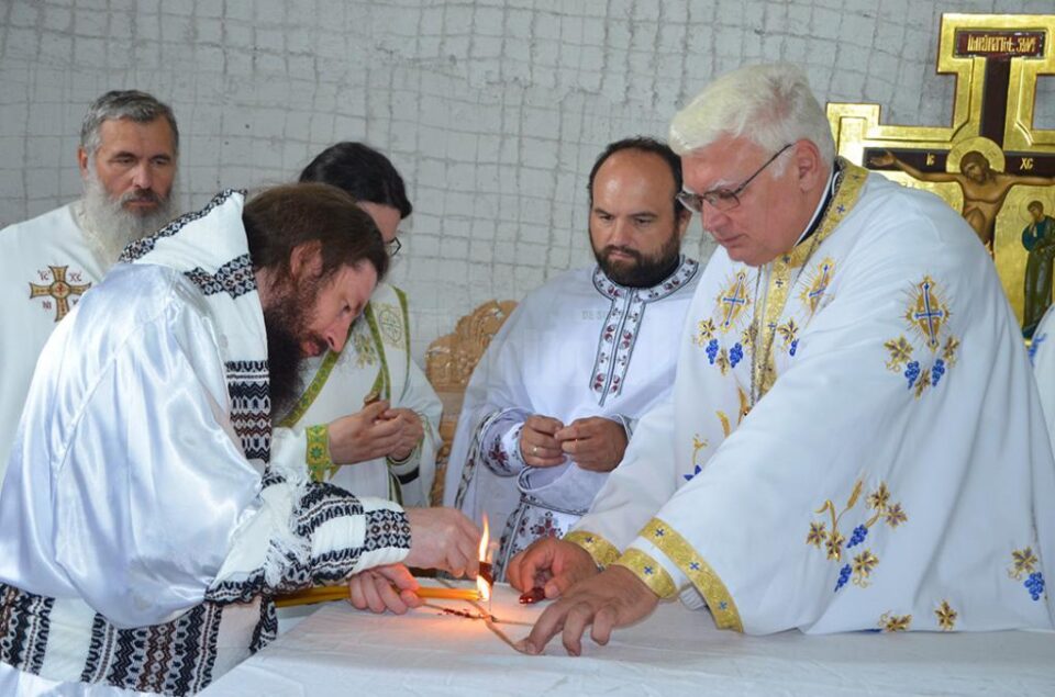 Biserica din Cumpărătura – Bosanci a primit veșmântul sfințirii