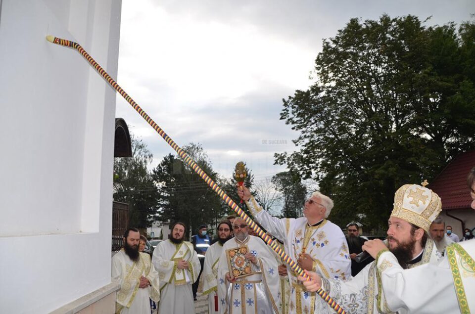 Biserica din Cumpărătura – Bosanci a primit veșmântul sfințirii