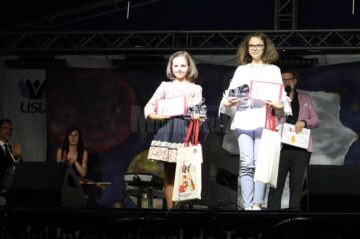 Maria Iosep și Adela Șulea, câștigătoarele secțiunilor de recitare și monolog